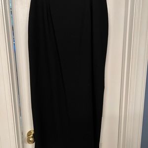 Black Long skirt . Evan Picone. Silk lined. Size 10